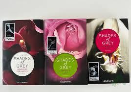 Product image of the product “James, E. L.: Shades of Grey Teil: Bd. 1., Geheimes Verlangen, Bd 2 Gefährliche Liebe, Bd 3 befreite Lust ”