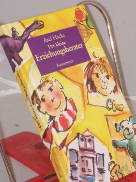 Artikelbild des Artikels “Der kleine Erziehungsberater / Axel Hacke. Illustrationen von Marcus Herrenberger “