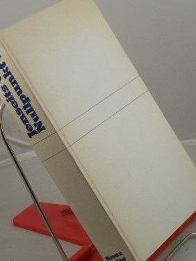 Product image of the product “Jenseits vom Nullpunkt? : Christsein im westl. Deutschland; Bischof D. Kurt Scharf z. 70. Geburtstag am 21. Okt. 1972 / hrsg. von Rudolf Weckerling in Verbindung mit Günter Brakelmann u. a. ”