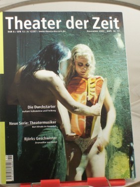 Product image of the product “Heft 11/2002 Die Durchstarter Auftakt Volksbühne und Freiburg ”