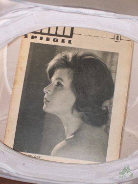 Artikelbild des Artikels “4/1964; Gyöngyi Polonyi. “