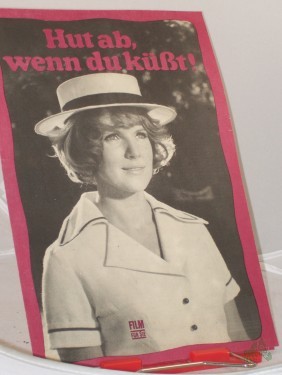 Artikelbild des Artikels “51/71, Hut ab, wenn du küßt! “