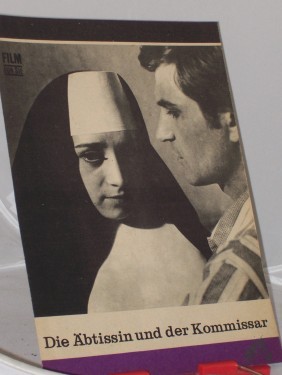Artikelbild des Artikels “35/69, Die Äbtissin und der Kommissar “