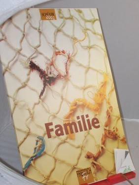 Artikelbild des Artikels “2001, Familie “