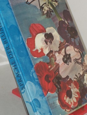 Artikelbild des Artikels “Sprache der Blumen in deutschen Gedichten / Aus 5 Jahrhunderten ausgew. u. eingel. von Friedrich Schnack. Bildauswahl von Heinz Puknus “