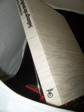 Artikelbild des Artikels “Solange sie noch segeln : d. letzten Arbeitssegler / Neil Hollander ; Harald Mertes. Mit e. Vorw. von Thor Heyerdahl “