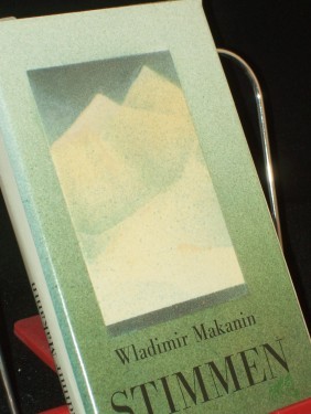 Artikelbild des Artikels “Stimmen : 3 Prosatexte / Wladimir Makanin. Dt. von Aljonna Möckel u. Wilhelm Plackmeyer “