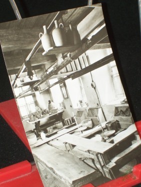 Artikelbild des Artikels “Kohren-Salis, Kreis Geithain, Töpfermuseum, Töpferwerkstatt mit Drehscheiben “