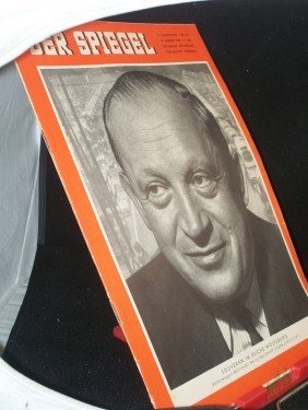 Artikelbild des Artikels “33/1955, SOUVERÄN IM REICHE WOLFSBURG; VOLKSWAGEN MILIONÄR HEINZ NORDHOFF “