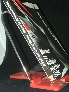 Product image of the product “Messer im Scheinwerferlicht : Kriminalroman / Arkadi u. Georgi Wainer. Aus d. Russ. von Erich Ahrndt ”