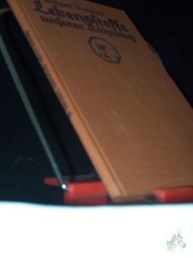 Artikelbild des Artikels “Lebensstoffe unserer Nahrung : Was jeder von d. Vitaminen wissen muß / Gerhard Venzmer “