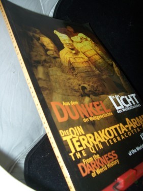 Artikelbild des Artikels “Aus dem Dunkel der Weltgeschichte in das Licht des Weltkulturerbes. Die Qin Terrakotta-Armee “