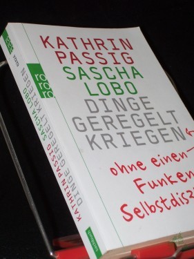 Artikelbild des Artikels “Dinge geregelt kriegen - ohne einen Funken Selbstdisziplin / Kathrin Passig ; Sascha Lobo “