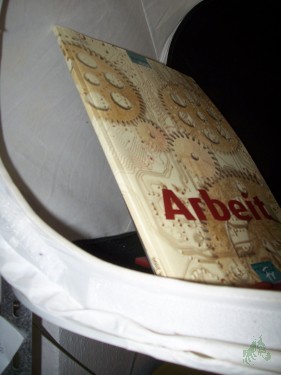 Artikelbild des Artikels “2000 Arbeit “