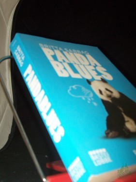 Artikelbild des Artikels “Pandablues : Roman / Britta Sabbag “