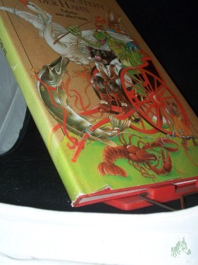 Product image of the product “In der Sonne steht der Hahn : Fabeln aus aller Welt / ausgesucht von Alice u. Karl Heinz Berger. Ill. von Dieter Heidenreich ”