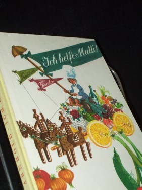 Product image of the product “Ich helfe Mutti / Lutz Arnhold. [Bilder von Ursula Mattheuer-Neustädt] ”