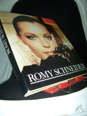 Product image of the product “Romy Schneider : Bilder ihres Lebens / entworfen von Renate Seydel u. gestaltet von Bernd Meier ”