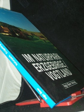 Artikelbild des Artikels “Im Naturpark Erzgebirge, Vogtland : eine Wanderung mit der Kamera von Brad Brambach bis Frauenstein / [Text, Fotos, Gestaltung, Hrsg. und Verl. Ingo Beer] “