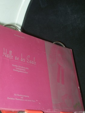 Product image of the product “Halle an der Saale Teil: Große Ulrichstraße, Universität, Stadtgottesacker : ein Stadtrundgang mit Christian Thomasius und einer Hexe ”