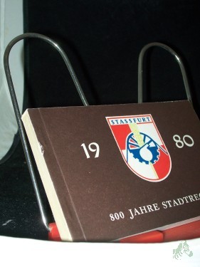 Artikelbild des Artikels “Zur Erinnerung an die 800-Jahrfeier der Stadt Staßfurt. 1980. Illustrierte Geschichte der Arbeiterbewegung. Herausgeber: Kriegsgeschichtskommuission bei der Kreisleitung der SED und Ortsleitung der SED Staßfurt. 57 Tafeln mit rückseitigen T “