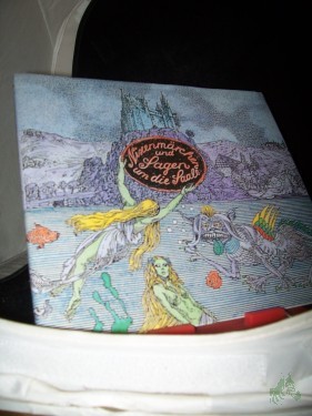 Artikelbild des Artikels “Geschichten aus dem alten Halle Teil: Bd. 1., Nixenmärchen und Sagen um die Saale / zsgest. und nacherzählt von Karin Schubert. Ill. und künstlerische Gesamtgestaltung Uwe Pfeifer “