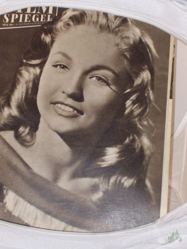 Product image of the product “Nr. 8/1958, Sieglinde Lucka, in dem DEFA-Film 