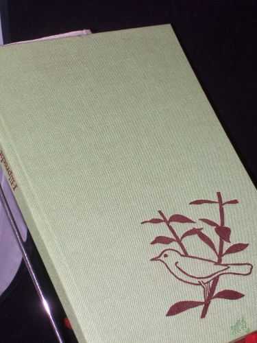 Product image of the product “Der klingende Park : von der Nachtigall und anderen Parkvögeln / Alfred Hilprecht. [Mit 57 Schwarz-Weiss-Aufn. d. Verf. u. 7 Aufn. von Horst Furrington] ”
