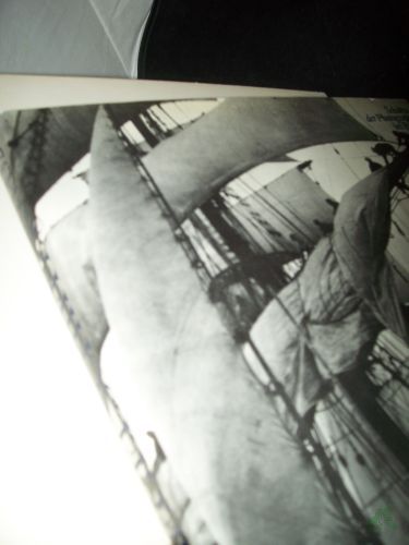 Product image of the product “Segelschiffe : Photographien aus ihrer grossen Zeit 1850 - 1920 / Text von Yves LeScal. [Aus d. Franz übertr. von Jürgen Hassel] ”