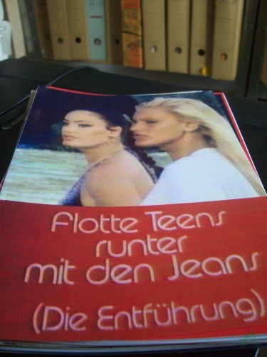 Product image of the product “Nr. 303 Flotte Teens runter mit den Jeans ”