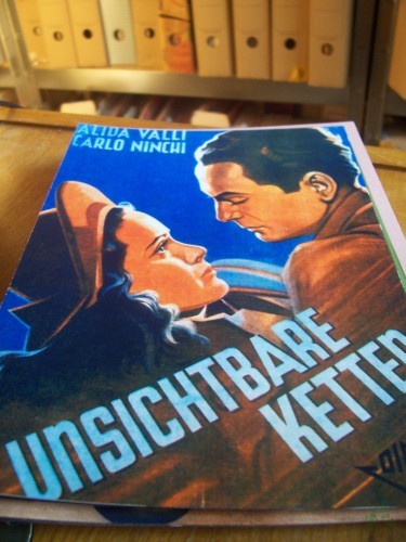 Artikelbild des Artikels “Nr. 2083 Unsichtbare Ketten “