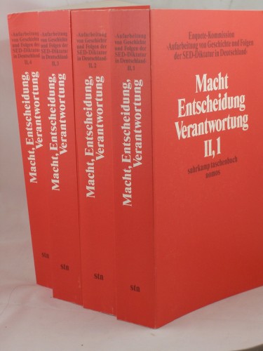 Artikelbild des Artikels “Macht, Entscheidung, Verantwortung, Band. 2 in 4 Teilbänden.,
Machtstrukturen und Entscheidungsmechanismen im SED-Staat und die
Frage der Verantwortung “