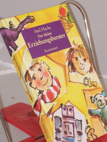 Artikelbild des Artikels “Der kleine Erziehungsberater / Axel Hacke. Illustrationen von Marcus
Herrenberger “