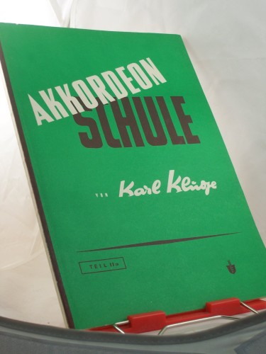 Artikelbild des Artikels “Akkordeon-Schule : e. leicht fassl. u. gründl. Schule für Akkordeon
; in 3 Teilen ; geeignet für Einzel- sowie Gruppenuntericht “