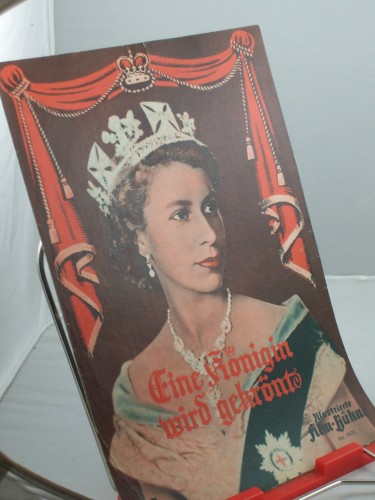 Artikelbild des Artikels “Nr. 1972; Eine Königin wird gekrönt “