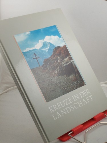 Artikelbild des Artikels “Kreuze in der Landschaft / Fotogr.: Edmond Van Hoorick “