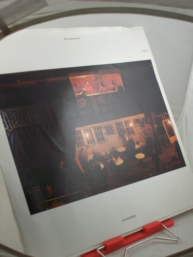 Artikelbild des Artikels “Eminönü - Karaköy : Abdruck eines Handlaufes der Galatabrücke in
Istanbul auf einem 470 m langen Papier vom 13. bis 24.10.1989 ;
performed by NOMADE-Printing Klaus Baumgartner 1989 mit Thomas Geyer,
Reinhold Schleifenbaum, Hannes Schröder / “