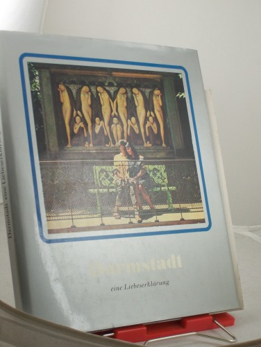 Artikelbild des Artikels “Darmstadt, eine Liebeserklärung : e. Fotobuch / von pit ludwig. Idee
u. Text: Klaus Schmidt “