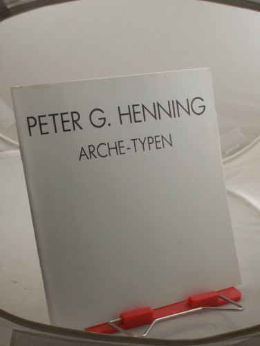 Artikelbild des Artikels “Peter G. Henning, ARCHE TYPEN “