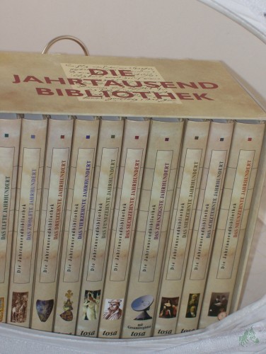 Product image of the product “Die Jahrtausendbibliothek : 1000 Jahre Geschichte zum Anfassen in 10 Bänden / hrsg. von Ulrike Müller-Kaspar ”
