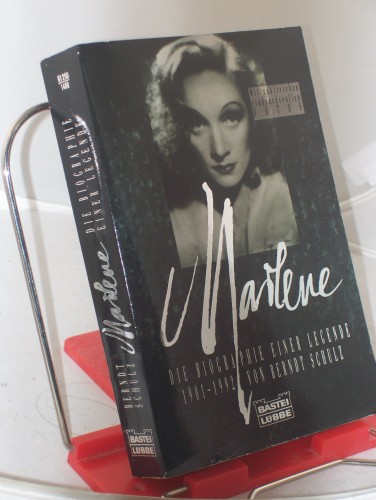 Artikelbild des Artikels “Marlene : die Biographie einer Legende ; 1901 - 1992 / von Berndt
Schulz “