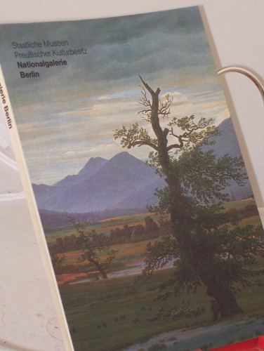 Artikelbild des Artikels “Die Meisterwerke aus der Nationalgalerie Berlin, Staatliche Museen
Preussischer Kulturbesitz / Verf. d. Texte zu d. Abb.: Matthias
Eberle... “