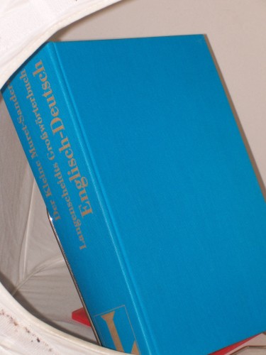 Artikelbild des Artikels “Langenscheidts Grosswörterbuch der englischen und deutschen Sprache.
Englisch-deutsch / von Helmut Willmann, Heinz Messinger u.d.
Langenscheidt-Red. “