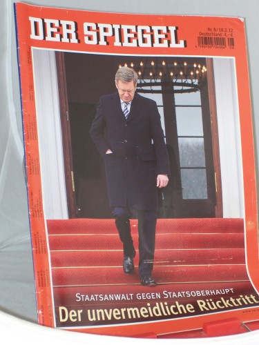 Artikelbild des Artikels “8/2012, Der unvermeidliche Rücktritt “