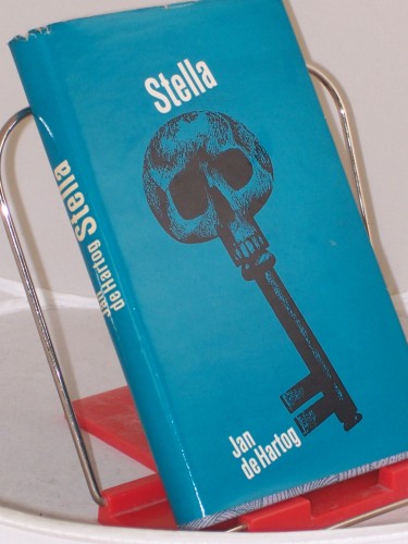 Artikelbild des Artikels “Stella : Roman / Jan de Hartog. Aus d. Holländ. übers. von Nico
Greitemann “