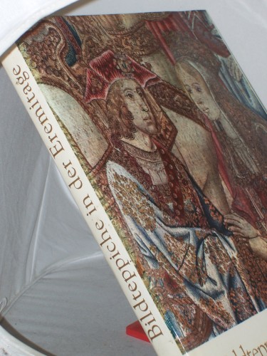 Artikelbild des Artikels “Bildteppiche in der Eremitage : Prachtstücke d. 15.-16. Jh. / Text v.
Nina Birjukowa. [Dt. v. Lotte Elsnerová]. Photogr. W. Forman “