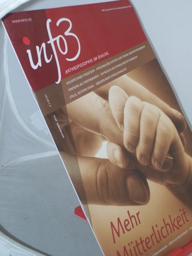 Artikelbild des Artikels “11/2013, Mehr Mütterlichkeit “