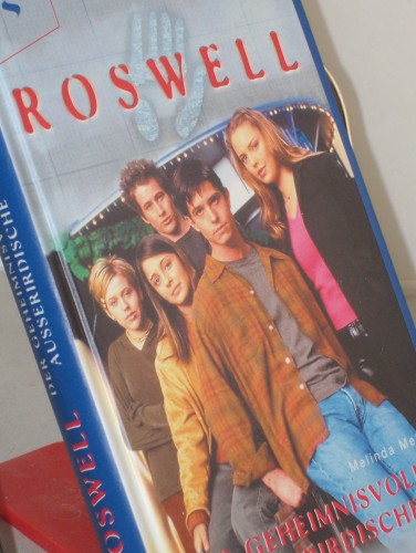 Artikelbild des Artikels “Roswell. - Köln : vgs|| Mehrteiliges Werk||Teil: Der geheimnisvolle
Außerirdische / Melinda Metz. Aus dem Amerikan. von Gaja Busch “