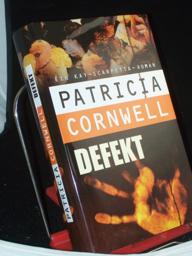 Artikelbild des Artikels “Defekt : ein Kay-Scarpetta-Roman / Patricia Cornwell. Aus dem
Amerikan. von Karin Dufner “