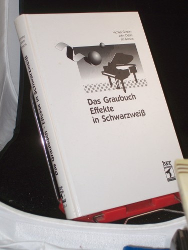 Artikelbild des Artikels “Das Graubuch : Effekte in Schwarzweiss / M. Gosney ; J. Odam ; J.
Benson. Übers. aus dem Amerikan.: Daniel Graefen “